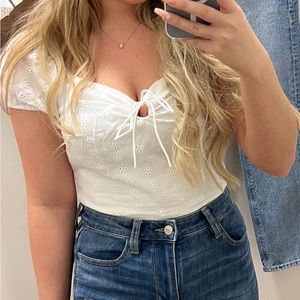White cap sleeve crop top
